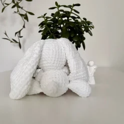 Handgemachter Häkelhase mit Herz – kuscheliges Amigurumi Geschenk