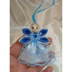 Handgemachter Weihnachtsengel – Blau/Weiß – zarte Spitze und Satinband
