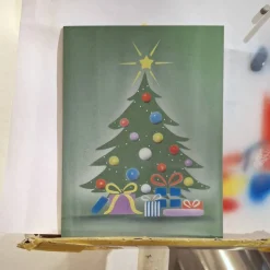 Handgemalte Weihnachtskarte Tannenbaum mit Geschenken mit Kugel in 3D Optik