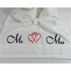 handgesticktes Handtuch "Mr + Mrs" weiß / schwarz, Geschenk zur Hochzeit