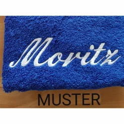 Handtuch, anthrazit, 50 x 100, mit Feuerwehrauto und nach Wunsch mit Namen