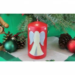 Handverzierte, rote Weihnachtskerze mit Engel und Sternen - Personalisierbar für ein gemütliches Zuhause mit Kerzen