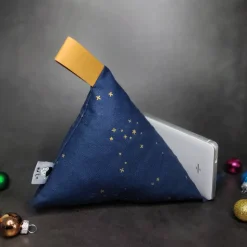 Handykissen / Sitzsack LITTLE STARS ON BLUE  - Smartphonestütze, Tabletkissen, Kirschkernfüllung | RÄUBE
