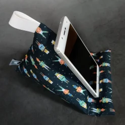 Handykissen / Sitzsack NUSSKNACKER  - Smartphonestütze, Tabletkissen, Kirschkernfüllung | RÄUBERKIND