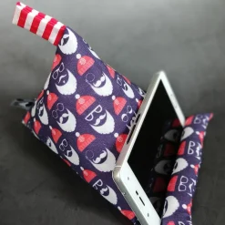 Handykissen / Sitzsack SANTA BABY - Smartphonestütze Weihnachten, Handyhalterung, Kirschkernfüllung | RÄU