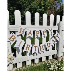 Happy Birthday Girlande in Weiß und Gold. Handgefertigte Papiergirlande zum Geburtstag.