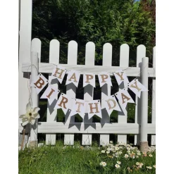 Happy Birthday Girlande in Weiß und Gold. Handgefertigte Papiergirlande zum Geburtstag.