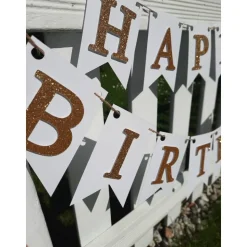 Happy Birthday Girlande in Weiß und Gold. Handgefertigte Papiergirlande zum Geburtstag.