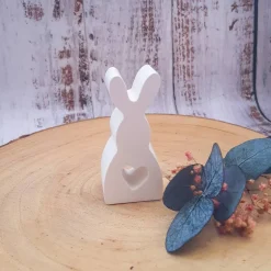 Hasen mit Herz – Handgegossene Osterdeko aus Keraflott