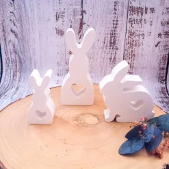 Hasen mit Herz – Handgegossene Osterdeko aus Keraflott