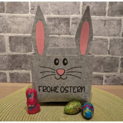 Hasenkörbchen „Frohe Ostern“ aus Filz – Osterkorb mit Ohren und Puschel, Schwarz oder Hellgrau, 14x14x22cm