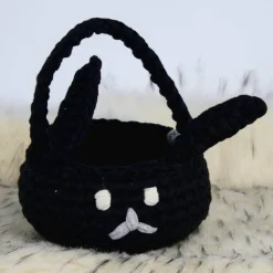 Hasenkörbchen gehäkelt mit Kunstfellpuschel Osterkorb aus Textilgarn