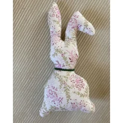 Hasenpaar aus schönem Blusenstoff, genähte Hasen im Set für Frühjahrs- und Osterdekoration