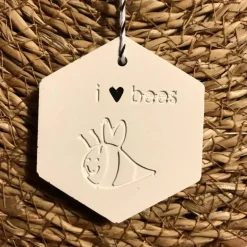 Hübsche Anhänger aus Beton, Motive für Ostern, weiß, handbemalt, 6er Set