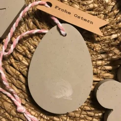 Hübsche Anhänger aus Beton, Motive für Ostern, grau, 6er Set