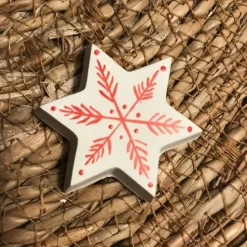 Hübsche kleine Deko-Sterne aus weißem Beton, weihnachtlich mit rot bemalt, 5er Set, 4 cm