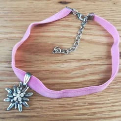 hübsches Samt-Kropfband, dehnbar, rosa, mit Edelweißanhänger