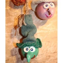 Herbstdeko KUGELHEXEN– Handgemachte Hexen aus Kunststoffkugeln für Deine Halloweenparty Fliegenpilz