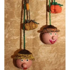 Herbstdeko KUGELWICHTEL KÜRBIS Handgemachte Wichtel aus Kunststoffkugeln für Deine Herbstdekoration