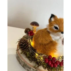 Herbstgesteck Herbstdeko auf einer Baumscheibe Wohndeko Fuchs