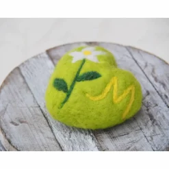 HERZ * FILZHERZ * FRÜHLING * AUF WUNSCH ANFANGSBUCHSTABEN * 100 % WOLLE * Produkt #557493