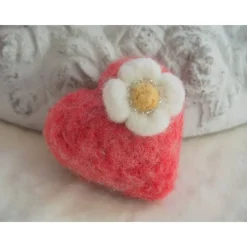 HERZ * FILZHERZ * ZUR DEKORATION * FRÜHLING * 100 % WOLLE * HANDGEARBEITET * ROT/WEISS * Produkt #717456
