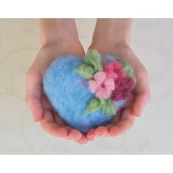 HERZ * FILZHERZ * ZUR DEKORATION * FRÜHLING * 100 % WOLLE * HANDGEARBEITET * HELLBLAU/ROSA * Produkt #711348