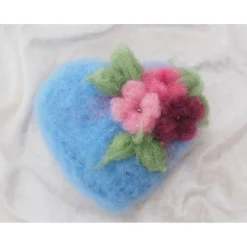HERZ * FILZHERZ * ZUR DEKORATION * FRÜHLING * 100 % WOLLE * HANDGEARBEITET * HELLBLAU/ROSA * Produkt #711348