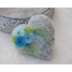 HERZ * FILZHERZ * ZUR DEKORATION * FRÜHLING * 100 % WOLLE * HANDGEARBEITET * GRAU/BLAU * Produkt #717471