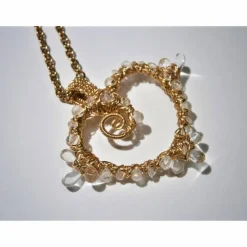 Herz Anhänger Bergkristall und Mondstein in wirework goldfarben handgemacht lange Kette Valentinstag