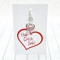 Herz Anhänger silberfarben mit schimmernder 3D Perle in Rosa – Geschenkidee