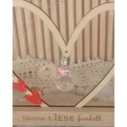 Herz aus Birkenholz mit gravierten Ständer und Inschrift Glasstein