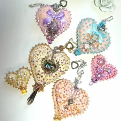 Herz Frühlingslust beidseitig bestickt Blumen Tropfenperlen – vanille gelb Deko Handarbeit