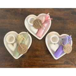 Herz Kerzenständer aus Gießkeramik mit Stabkerze & Trockenblumen – Handgemachtes Geschenk mit Herz