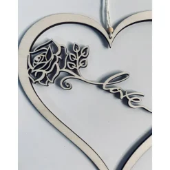 Herz mit Rose und Love Schriftzug, Holzherz als Hochzeitsdekoration oder Geschenk zum Valentinstag