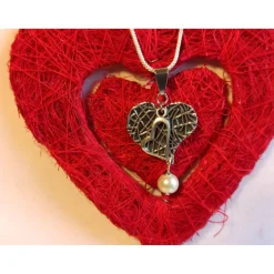 Herz-Anhänger mit naturweißer Zuchtperle / Kettenanhänger