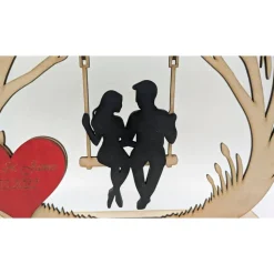 Herzensschaukel 3 – Personalisiertes 3D-Holzdisplay mit beweglichen Elementen & Gravur