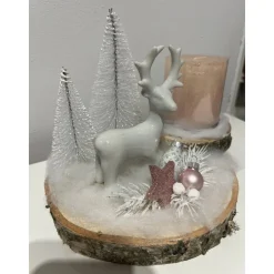 Hirsch auf Baumscheibe mit Kerze Weihnachtsdeko