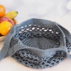 Häkeltasche Einkaufstasche Einkaufsnetz in grau aus hochwertiger Baumwolle mit Schulterriemen gehäkelt
