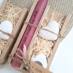 Hochzeit Geschenkset Hochzeitsgeschenk Dekoherz Kerzenhalter Herz Kerzenset Stabkerze Kerzenbox Holzbox Mitbringsel