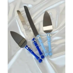 Hochzeitsdeko Hochzeitsgläser Sektgläser Hochzeitskerzen Brautaccessoires mit Namen Tortenmesser Tortenheber  weiß blau