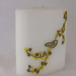 Hochzeitskerze Blumenranke, ovale Formenkerze, gelb/gold mit Ringen, Sonderform, Hochzeitsgeschenk Kerze, personalisierb