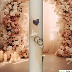 Hochzeitskerze elfenbein mit silbernen Tauben und Herzen, personalisierbar mit Namen und Datum, perfekte Hochzeitsdeko