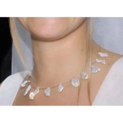 Hochzeitsschmuck Keshi Perlen,  Brautkette schwebende Perlen, leichter Brautschmuck