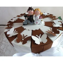 Hochzeitstorte/Schachteltorte in braun / creme mit Schmetterlingen, 23cm Durchmesser