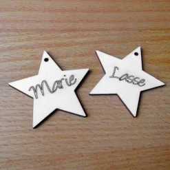 Holz-Anhänger Namenssterne 2er-Pack, personalisiert