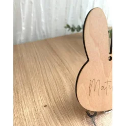 Holzanhänger Ostern aus Holz in Osterhasenform personalisiert mit Name als kleines Geschenk, Hasenanhänger