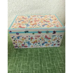 Holzbox für Spielsachen oder Malsachen