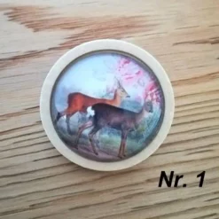 Holzbrosche mit Trachtenmotiv "Hirsch", 6 Motive zur Wahl