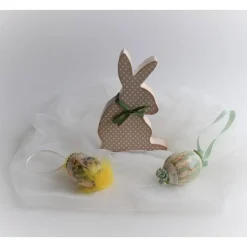 Holzhase sitzend beige mit weißen Punkten